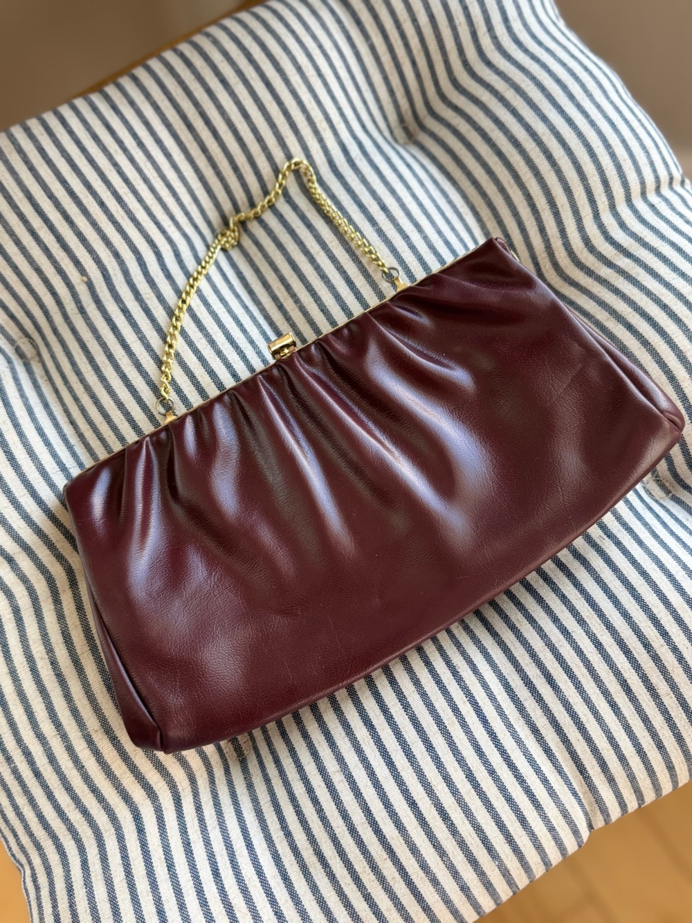 Vintage Burgundy Wine Brass Kiss Lock Chain Strap Purse